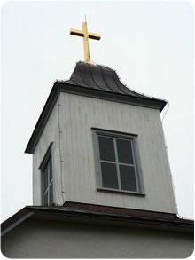 Klocktornet på Ledsjö kyrka.
