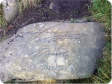 Kronprinsessparets namnteckningar inristade i en sten på Kinnekulle.