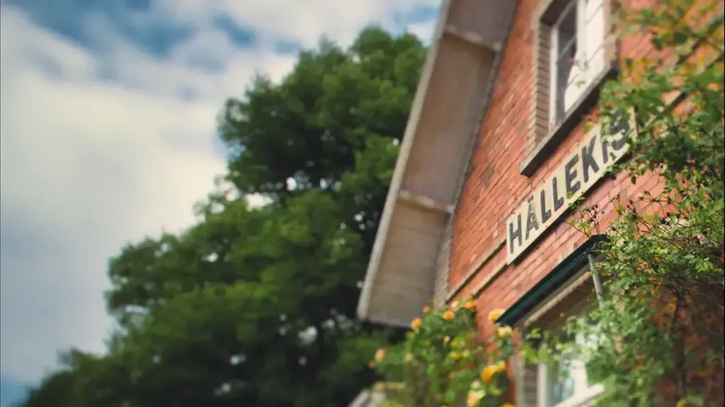 Stationshuset i Hällekis.