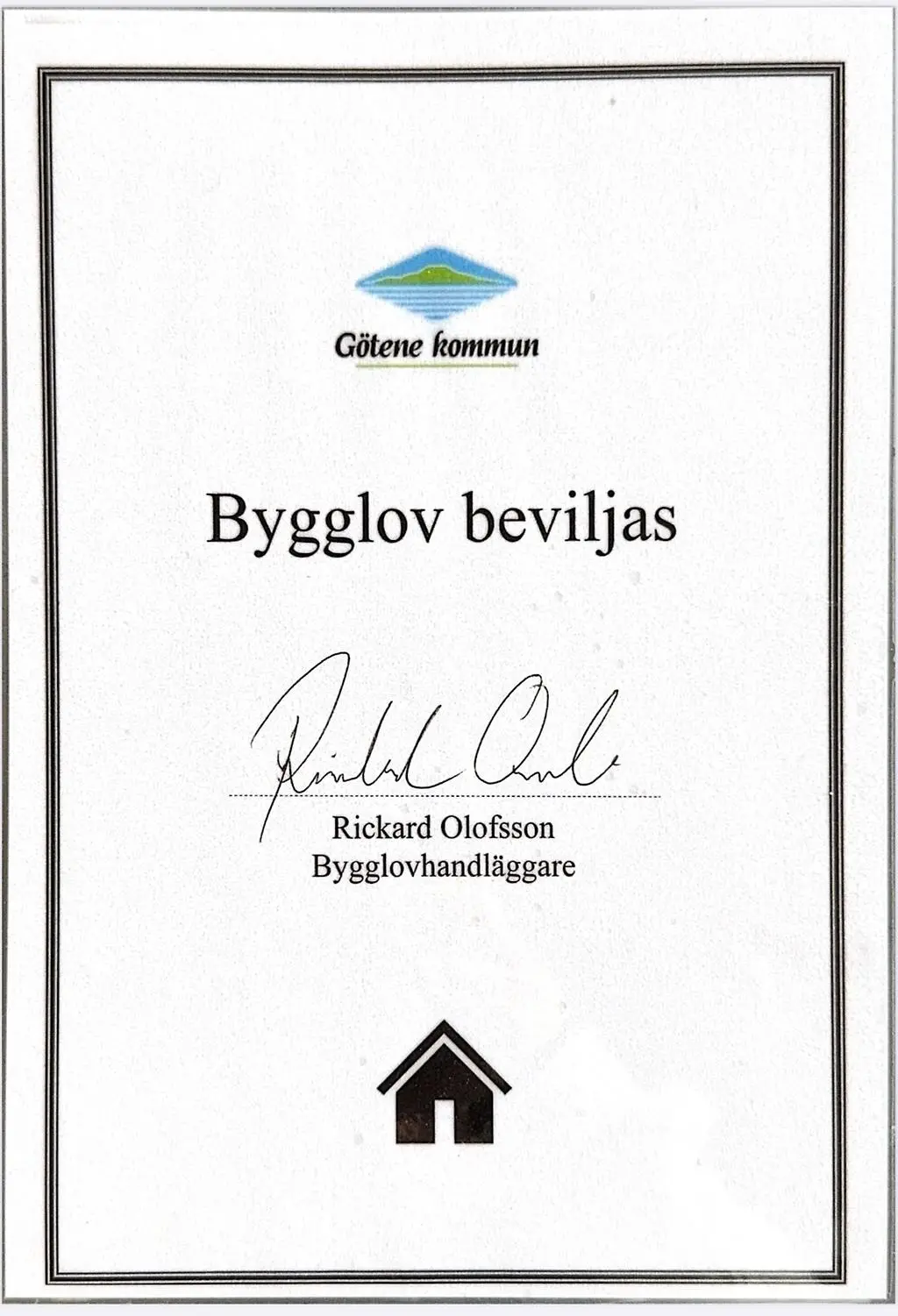 Ett papper med text om att barnen på Västerby förskola får bygglov.