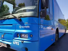 En skolbuss från Västtrafik i närbild. 