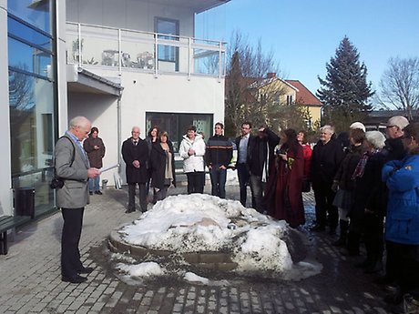 GöteneBostäders vd Roland Lundqvist inledde invigningen. Klicka på bilden för att förstora.