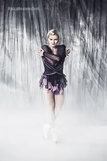 Viktoria Helgesson i konståkningskläder.