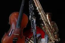 Olika instrument i närbild.