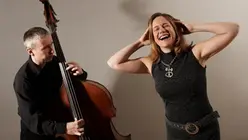 Musikerna Peter Janson  och Helena Ek