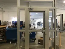 Dörr som leder in till Aluminiumland